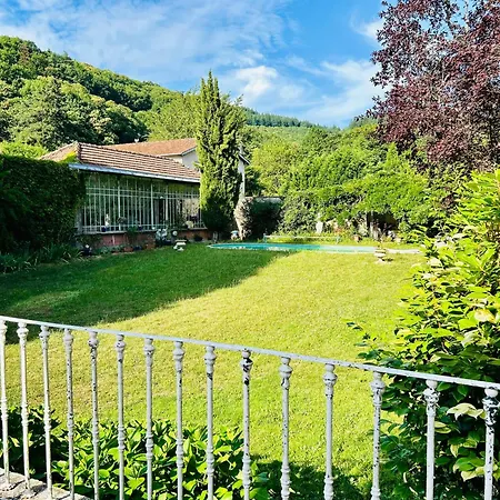 Chateau Mesdames Guest house *